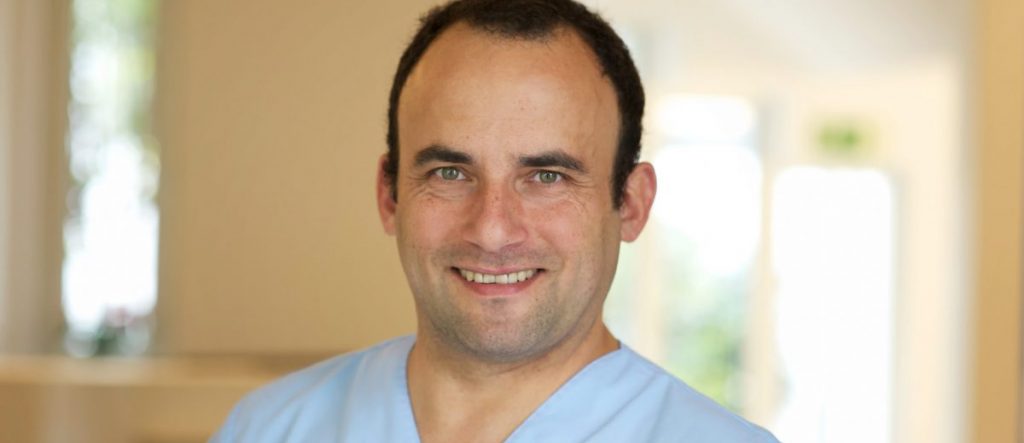 Dr. med. Dr. med. dent. Alberto Mager – Facharzt für Mund-, Kiefer- und Gesichtschirurgie, Plastische Operationen, Fachzahnarzt für Oralchirurgie