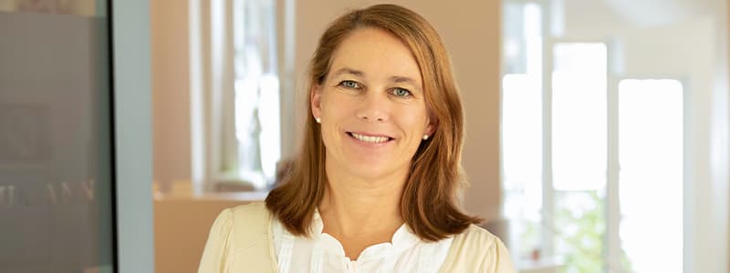 Dr. med. dent. Iris Neumann Dr. med. dent. Iris Neumann – Fachzahnärztin für Kieferorthopäde